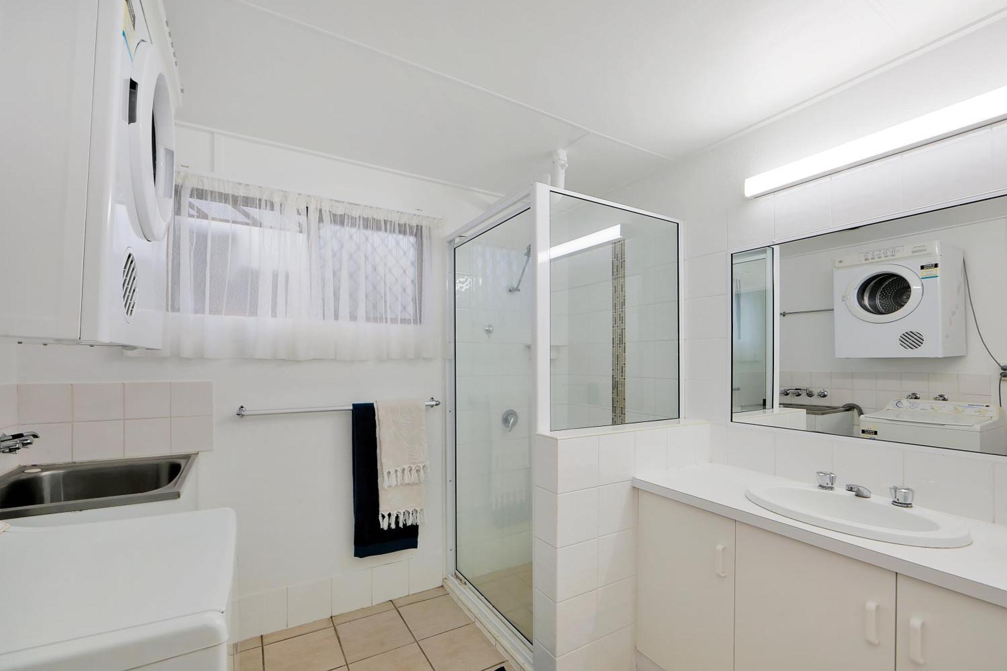Nautilus Beachside Apartments Bargara Room photo