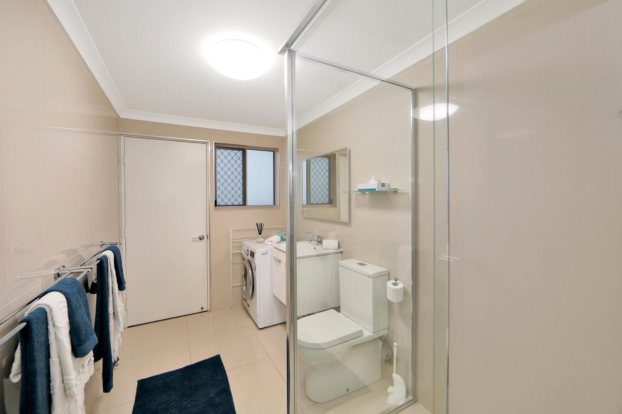 Nautilus Beachside Apartments Bargara Room photo