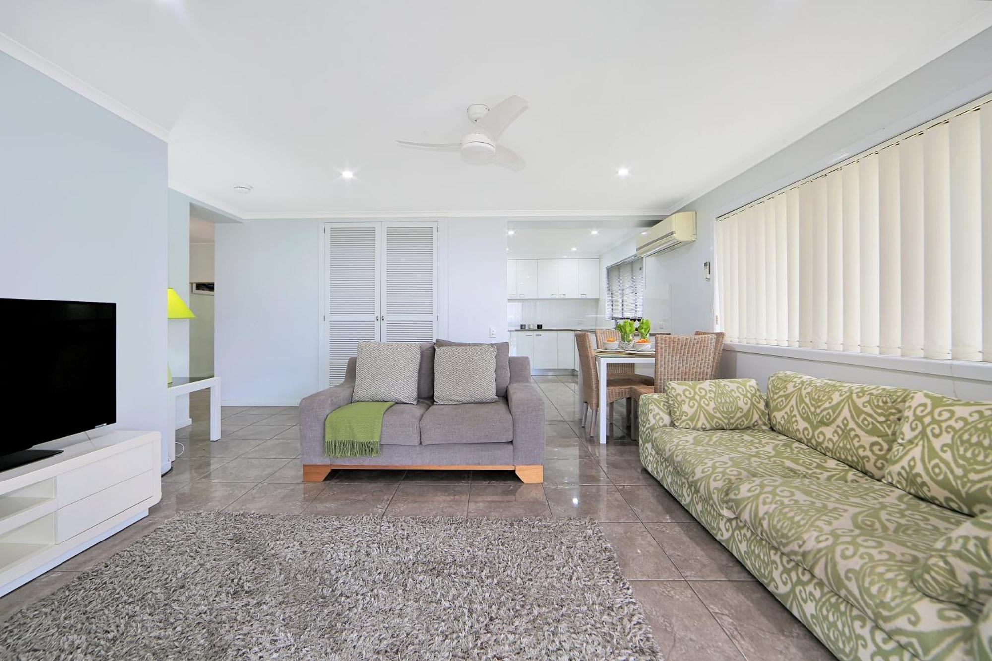 Nautilus Beachside Apartments Bargara Room photo