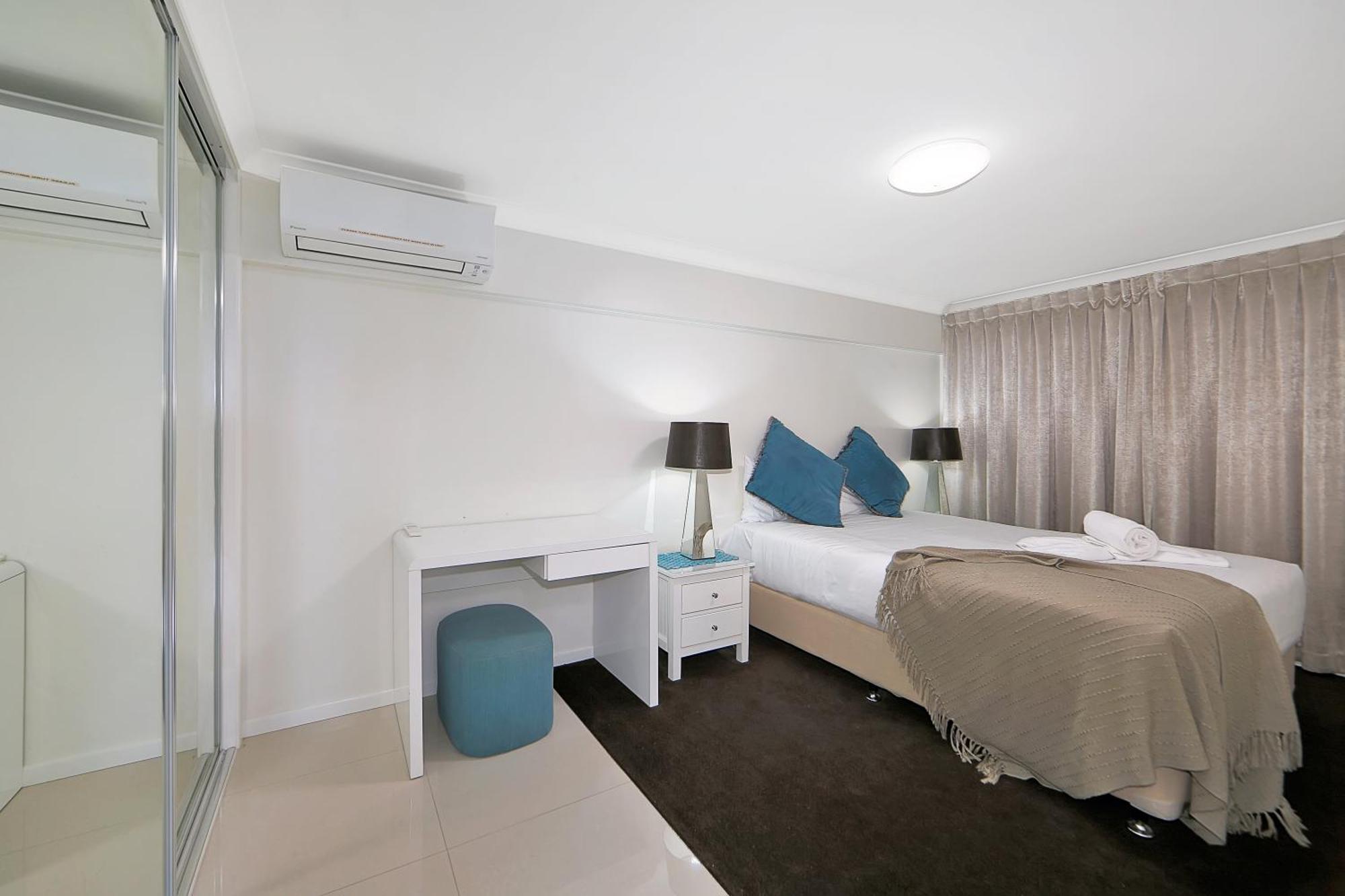 Nautilus Beachside Apartments Bargara Room photo