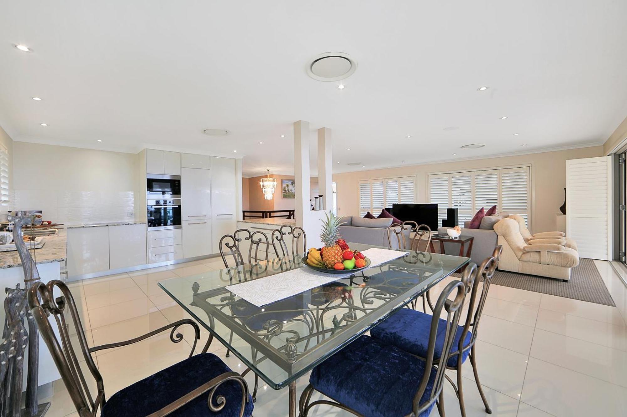 Nautilus Beachside Apartments Bargara Room photo